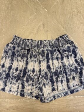 Time and Tru Blue and White Tie-Dye Comfy Casual Shorts
